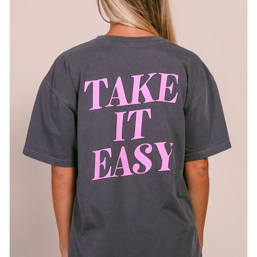 Take it easy smiley pocket tee